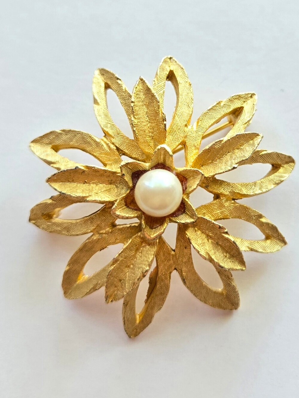 Vintage Gold-Tone Sunburst Starburst Flower Brooch w/ Faux Pearl Mid Century